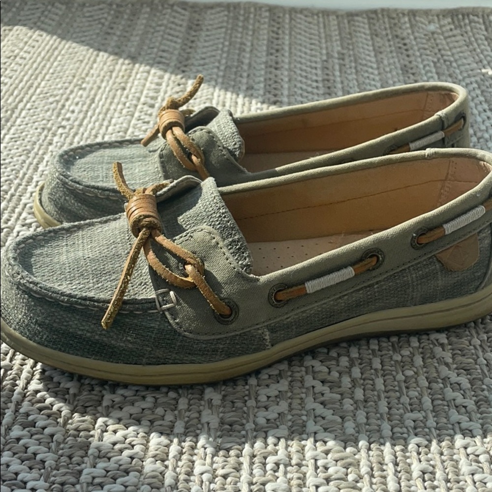 Sperry olive green casual boat shoes size 5.5